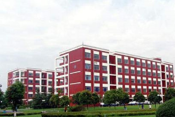 成都市技校哪個(gè)好(成都市績(jī)效自評(píng)報(bào)告)