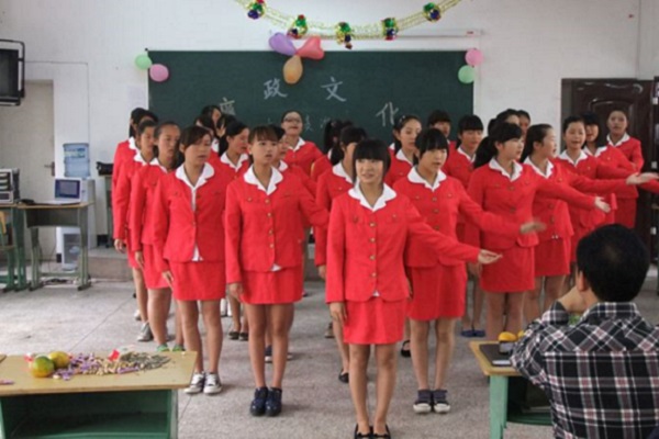 2021年成都讀衛(wèi)校一年多少錢？