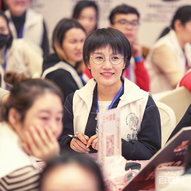 包含?？谀睦镉姓?guī)學(xué)美容學(xué)校的詞條