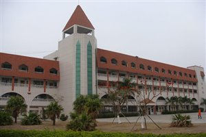 溫江高中學(xué)校排名(榮縣中學(xué)2020高考喜報)