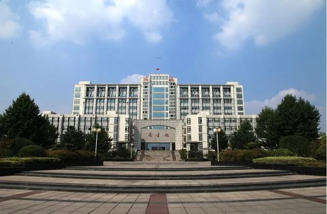 安徽化工學校官網(wǎng)(安慶師范大學怎么招?？屏?