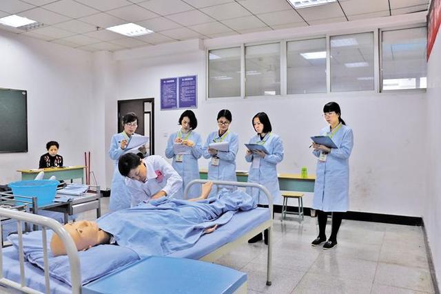 成都3十2公辦學校的簡單介紹