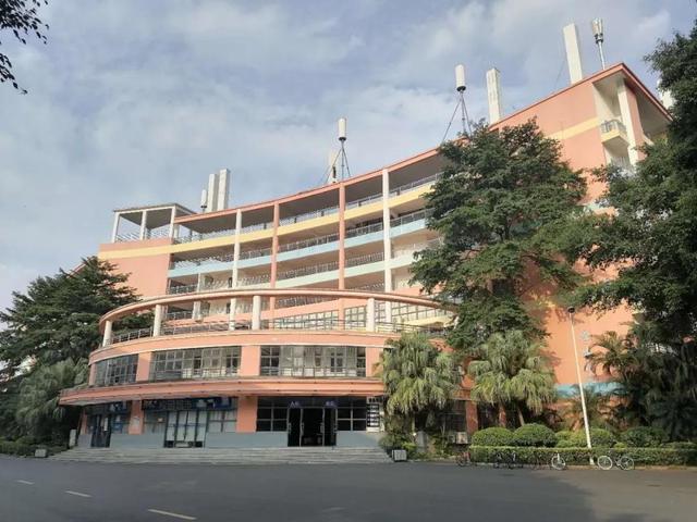 重慶口碑好的職業(yè)學校有哪些(重慶電訊職業(yè)學校口碑怎么樣)