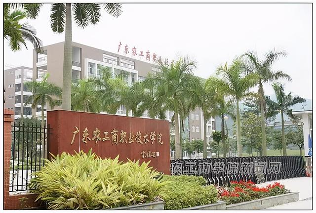 重慶口碑好的職業(yè)學校有哪些(重慶電訊職業(yè)學?？诒趺礃?