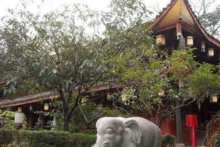 成都有哪些大學(xué)?？?成都藝術(shù)職業(yè)大學(xué)?？朴心男I(yè))