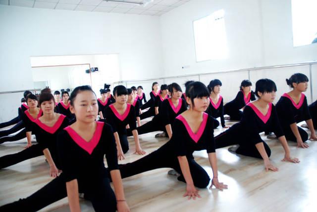 四川成都幼兒師范學(xué)校分?jǐn)?shù)線(湖北幼兒師范學(xué)校高等?？茖W(xué)校分?jǐn)?shù)線)