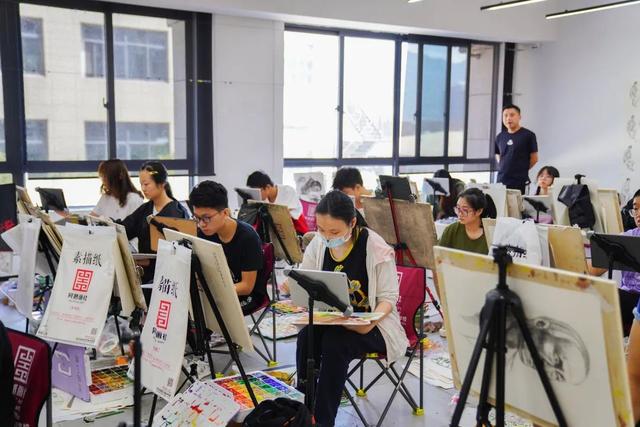 成都美術培訓機構前十(成都少兒美術培訓機構)