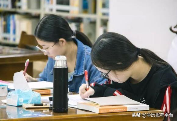 中專升大專全日制學校怎么報名(中專考全日制大專怎么報名)