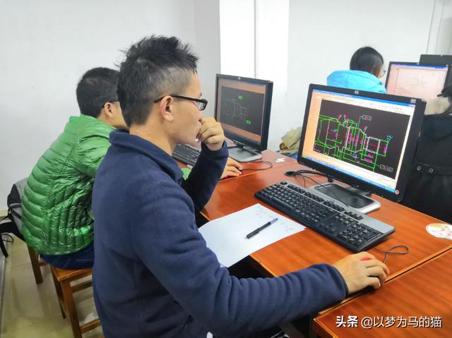 職高學什么專業(yè)比較好啊(職高讀什么專業(yè)最吃香)