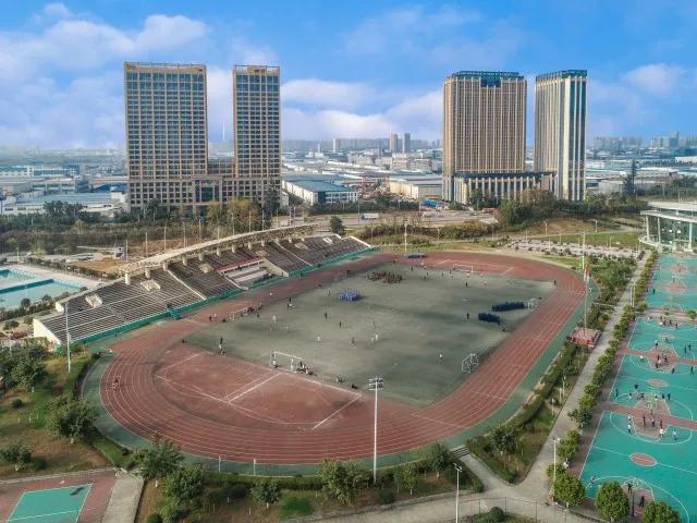 成都職業(yè)技術(shù)學(xué)校航空專業(yè)(成都航空職業(yè)技術(shù)學(xué)校學(xué)費(fèi)多少錢)
