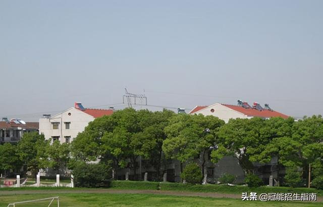 成都的職業(yè)技術學校有哪些(成都工貿(mào)職業(yè)技術學校有哪些專業(yè))