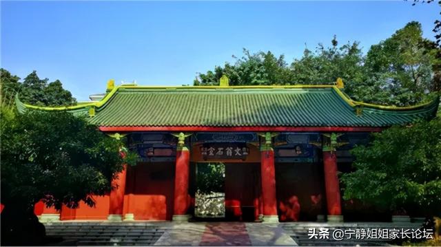 成都周圍的職業(yè)學校(成都華商理工職業(yè)學校)