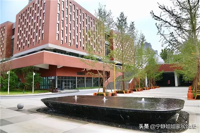 成都周圍的職業(yè)學校(成都華商理工職業(yè)學校)
