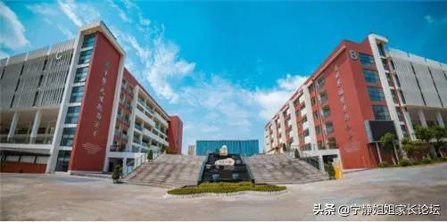 成都周圍的職業(yè)學校(成都華商理工職業(yè)學校)