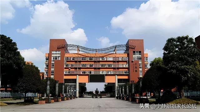 成都周圍的職業(yè)學校(成都華商理工職業(yè)學校)
