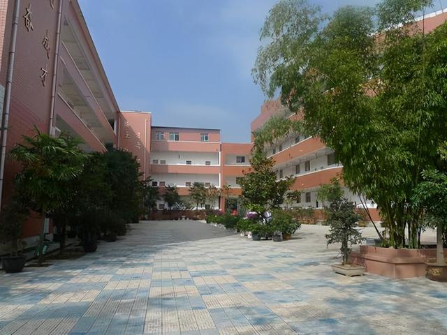 貴陽職業(yè)學校(貴陽職業(yè)學校排名)
