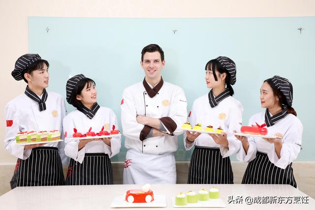 初中學歷女生學什么好(21歲初中學歷女生學什么好)