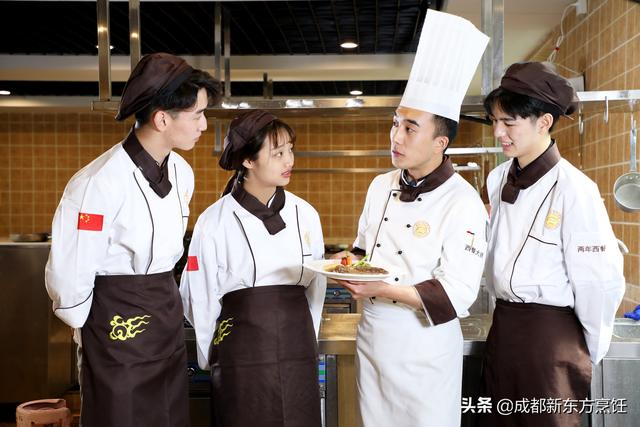 初中學歷女生學什么好(21歲初中學歷女生學什么好)