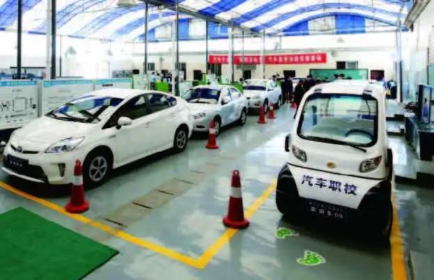 成都汽車職業(yè)技術學校學費(成都汽車職業(yè)技術學校官網)