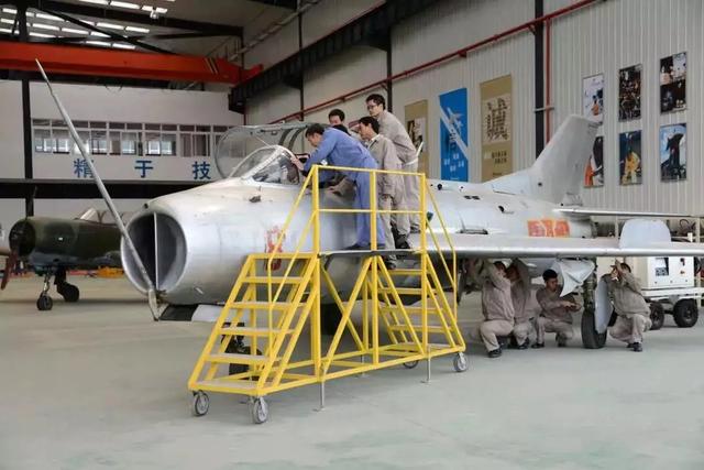 成都空乘職業(yè)技術(shù)學(xué)校(成都航空職業(yè)技術(shù)學(xué)?？粘朔?jǐn)?shù))