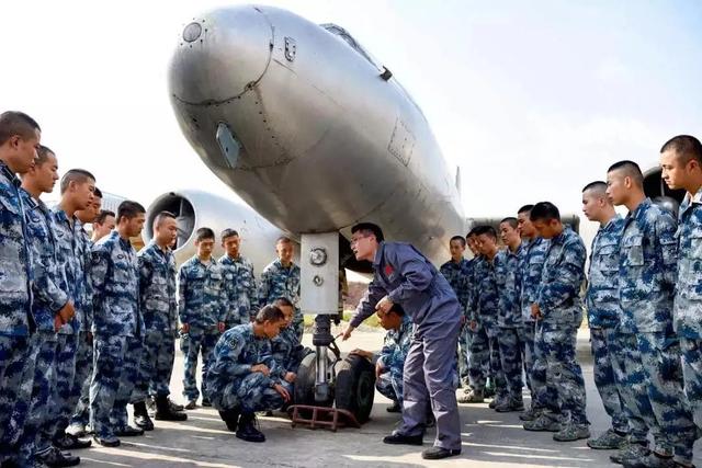 成都空乘職業(yè)技術(shù)學(xué)校(成都航空職業(yè)技術(shù)學(xué)?？粘朔?jǐn)?shù))