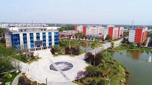 四川鐵路學(xué)校收費(四川鐵路學(xué)校招生)
