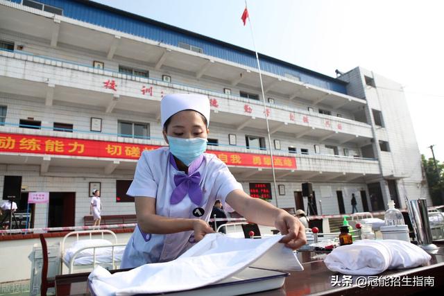 成都的醫(yī)學院有哪些學校(成都的?？漆t(yī)學院有哪些學校)