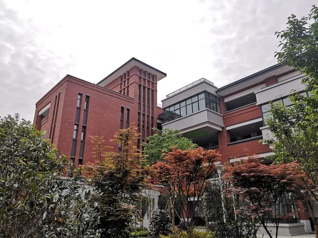 四川省輕工工程學校天府新區(qū)(四川省輕工工程學校天府校區(qū)怎么樣)