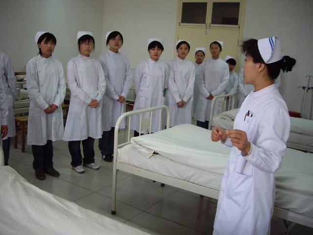 初中畢業(yè)讀學(xué)校(初中畢業(yè)讀職?？梢钥即髮W(xué)嗎)