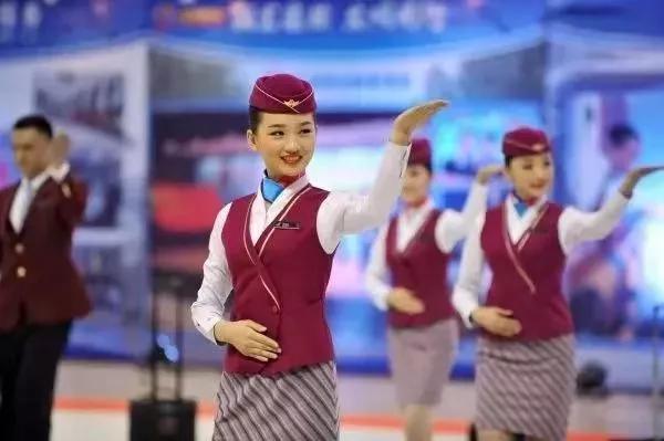 初中畢業(yè)生適合的學校(初中畢業(yè)怎樣填志愿選學校)