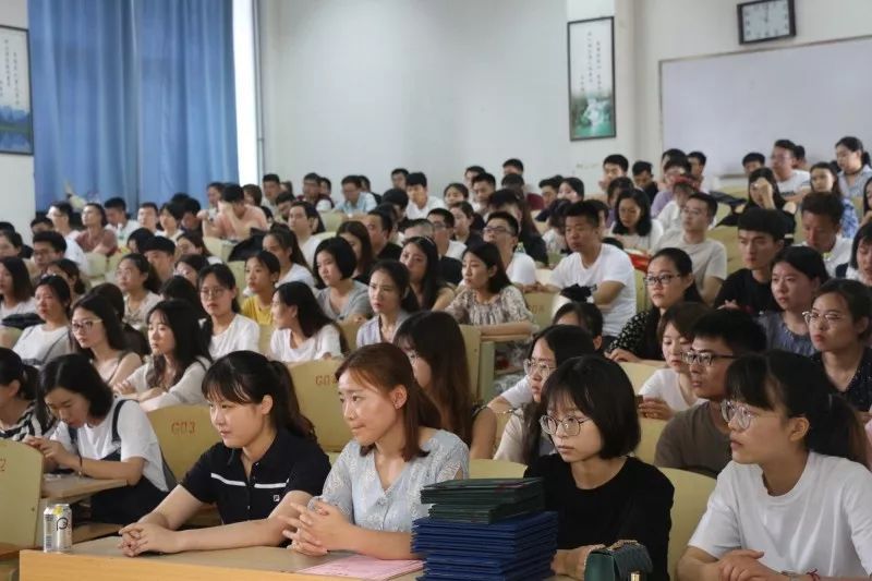 初中畢業(yè)生學口腔專業(yè)學校(初中五年制大?？谇粚I(yè))